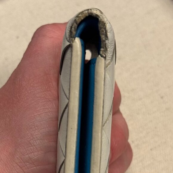 Bottega Veneta Intrecciato Bi-Fold Wallet with Contrasted Interior - Picture 7 of 8